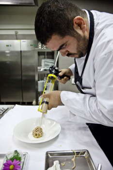 chef-roy-caceres-al-lavoro